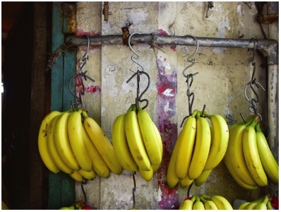 kirk pedersen urban asia photographs    Kowloon Street Market, Hong Kong   2006