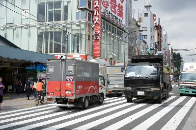 kirk pedersen urban asia photographs    Intersection, Shinjuku, Japan   2008